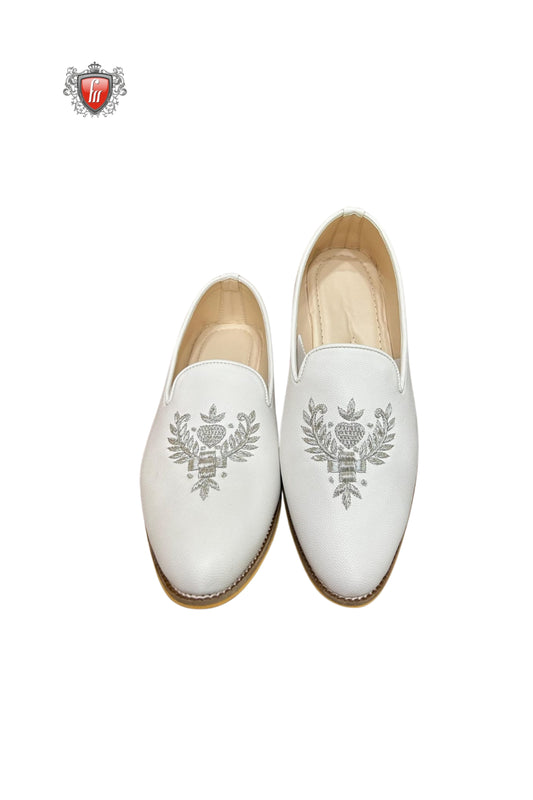 Men’s White Textured Jutti with Silver Crest Embroidery