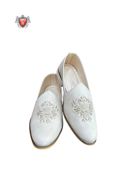 Men’s White Jutti with Intricate Thread Embroidery