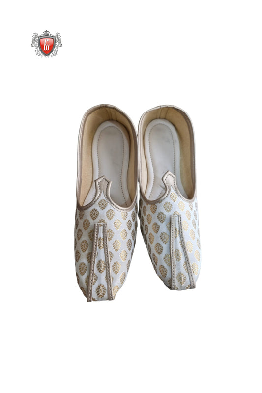 White & Gold Brocade Mojari with Traditional Motifs
