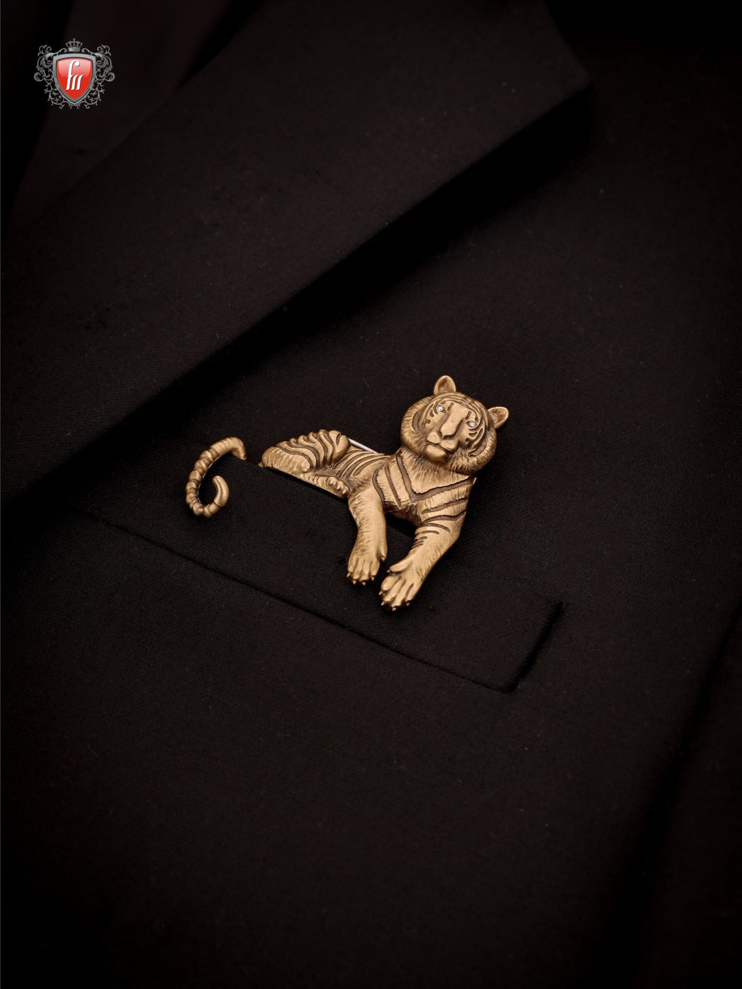 Regal Tiger Men’s Antique Gold Brooch