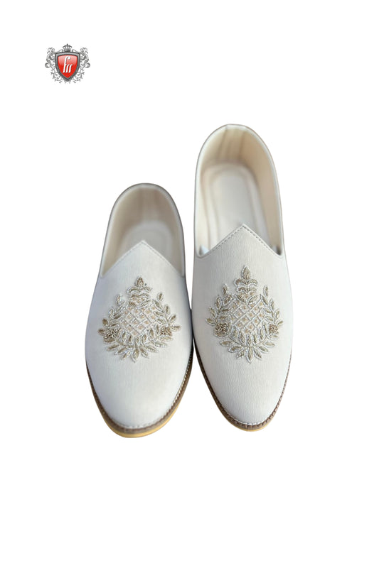 Men’s White Wedding Jutti with Golden Lattice Embroidery – Handcrafted Ethnic Footwear