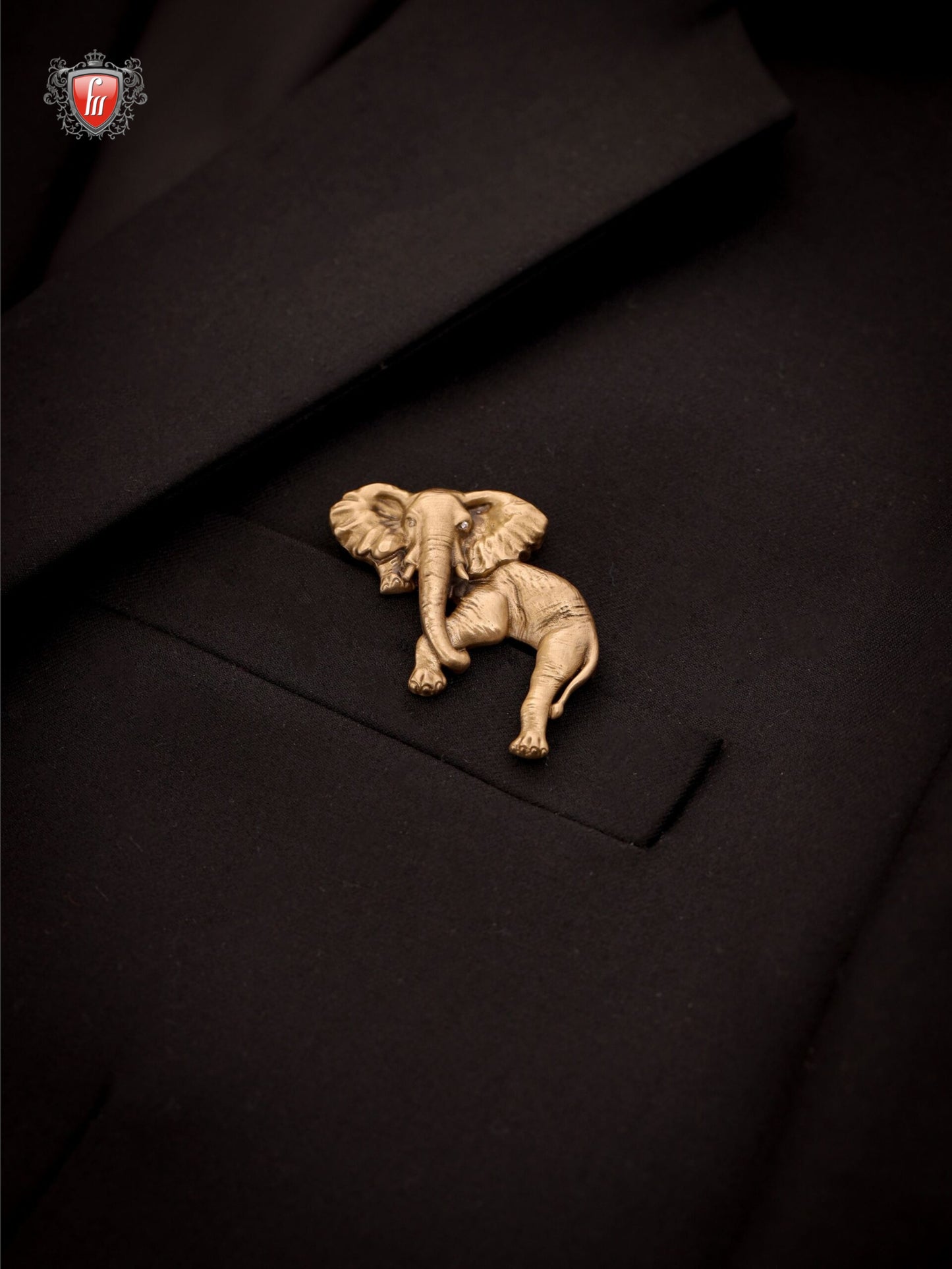 Majestic Elephant Men’s Antique Gold Brass Brooch
