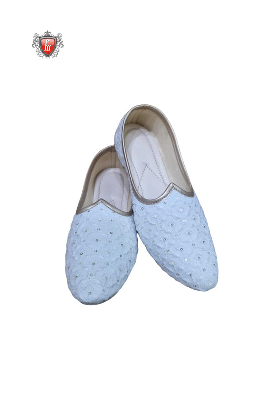 Fabmark White Embroidered Jutti – Subtle Sparkle with Timeless Grace
