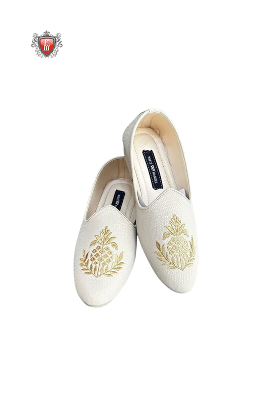Fabmark White Textured Jutti with Golden Embroidery – Royal Ethnic Footwear