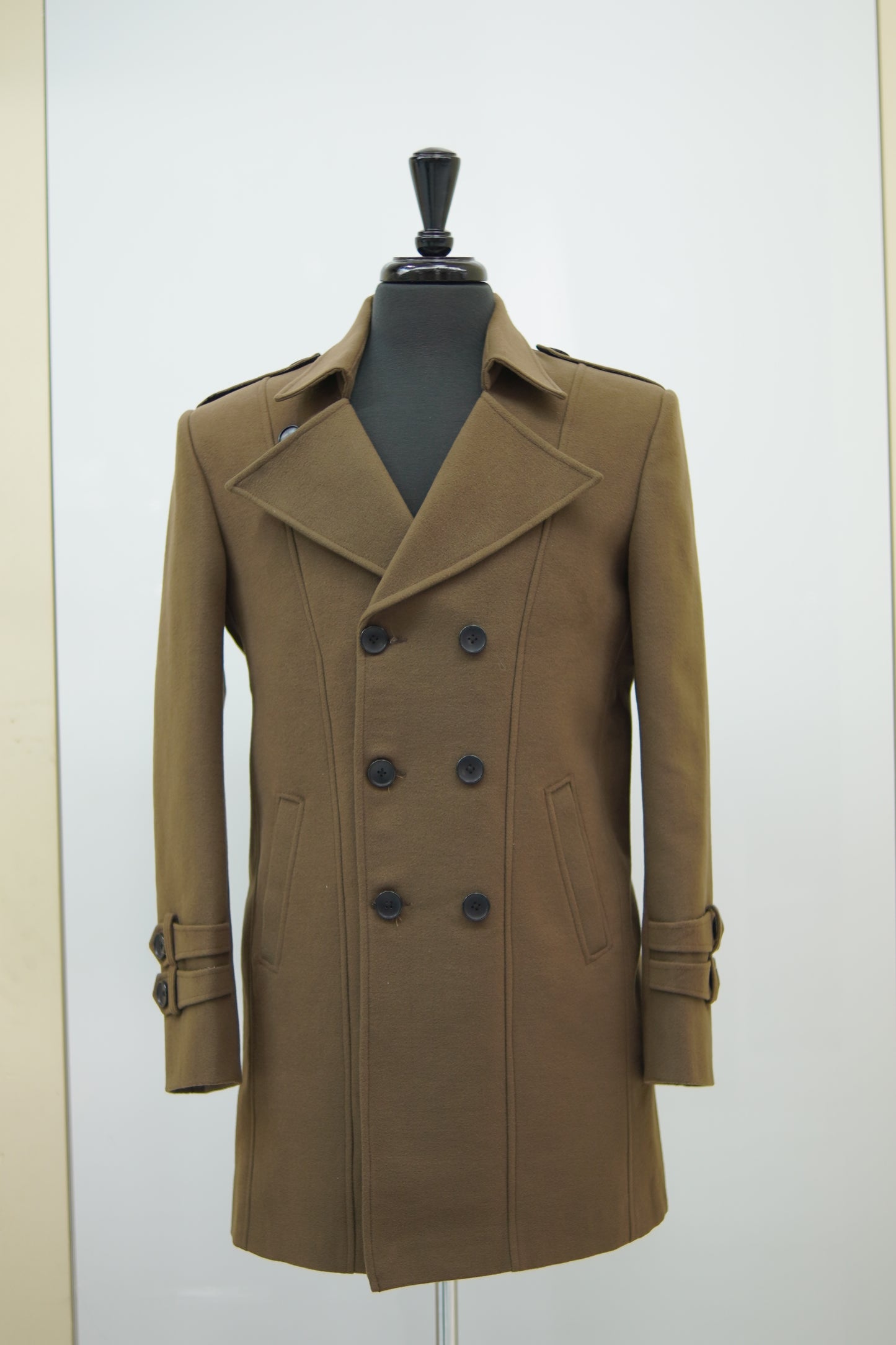 Men’s Brown Double-Breasted Wool Overcoat – Classic Military-Inspired Winter Peacoat