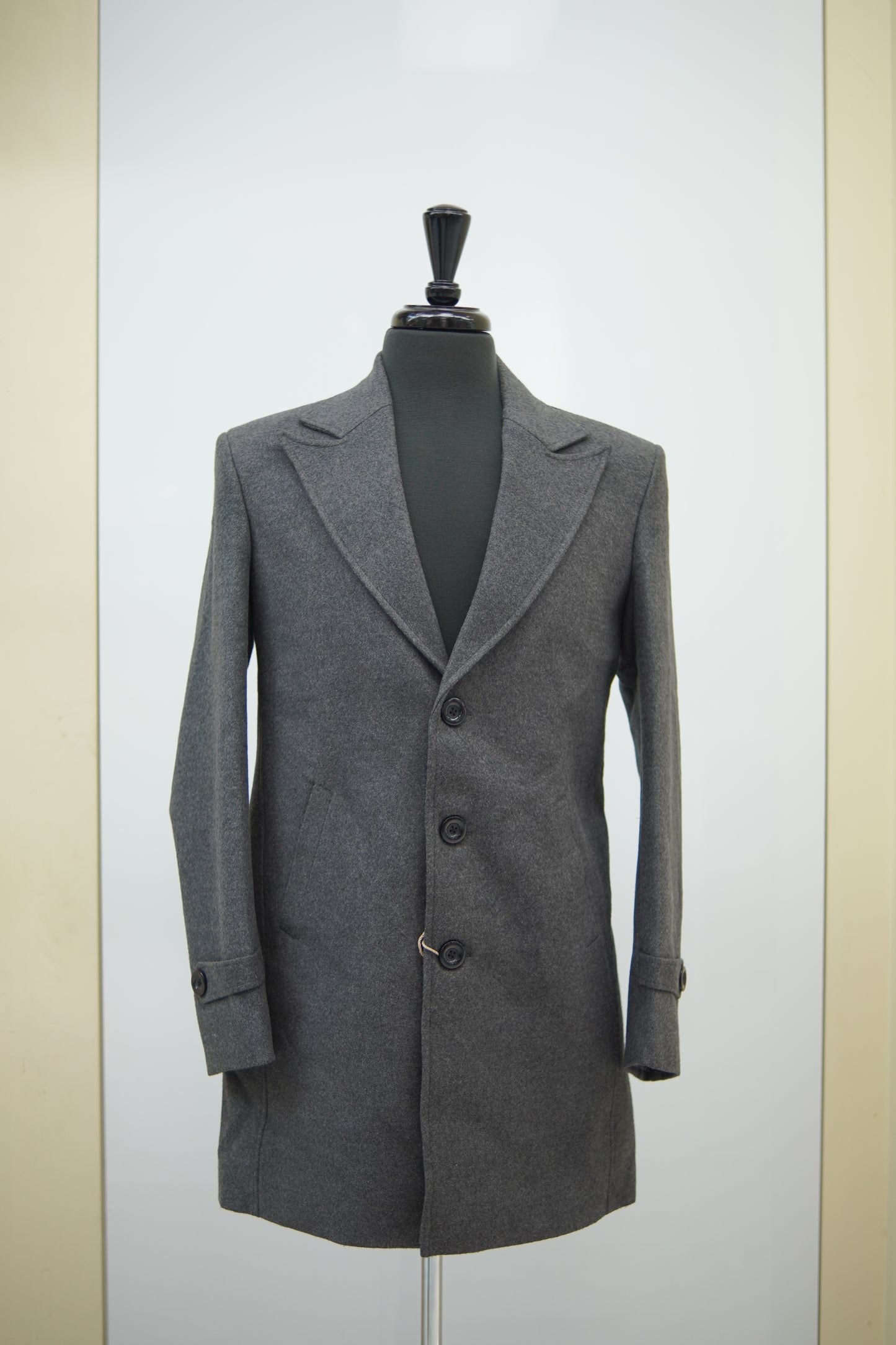 Men’s Charcoal Grey Wool Overcoat – Classic Single-Breasted Winter Coat for Formal & Casual Wear