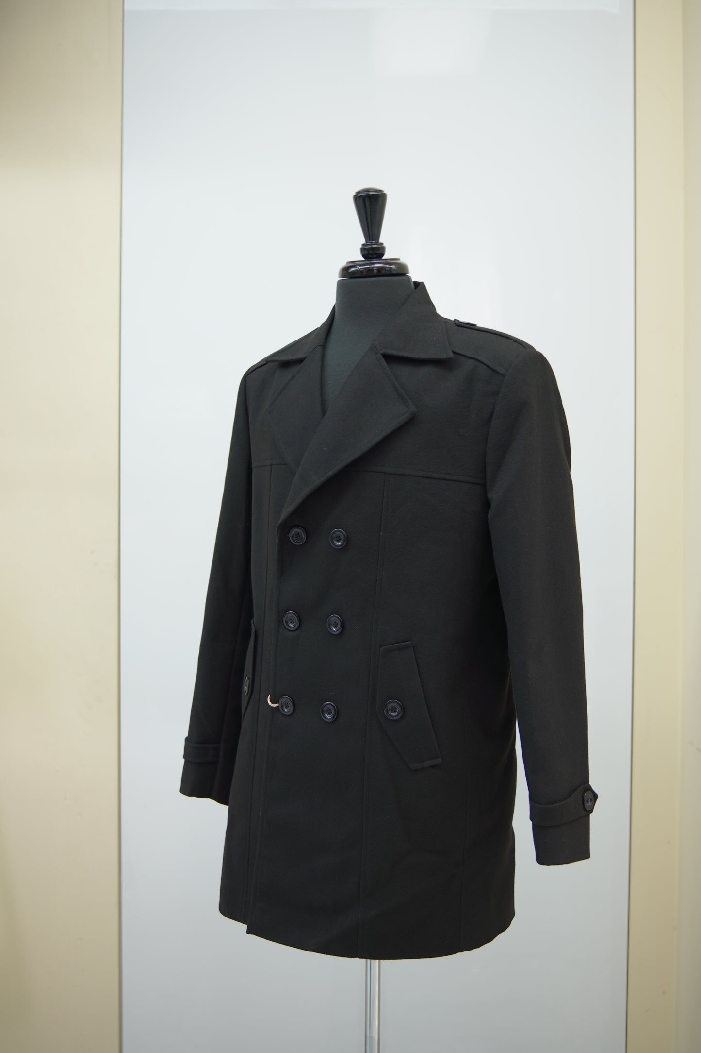Men’s Black Double-Breasted Wool Overcoat – Classic Winter Peacoat for Timeless Elegance