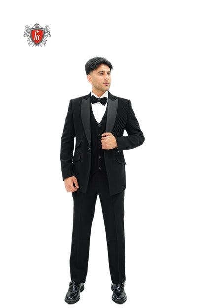 Timeless Men's Black Formal Tuxedo – Satin Finish & Modern Shoulder Design