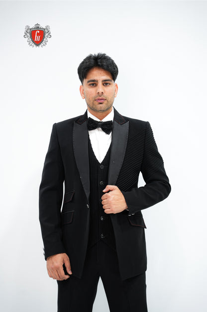 Timeless Men's Black Formal Tuxedo – Satin Finish & Modern Shoulder Design