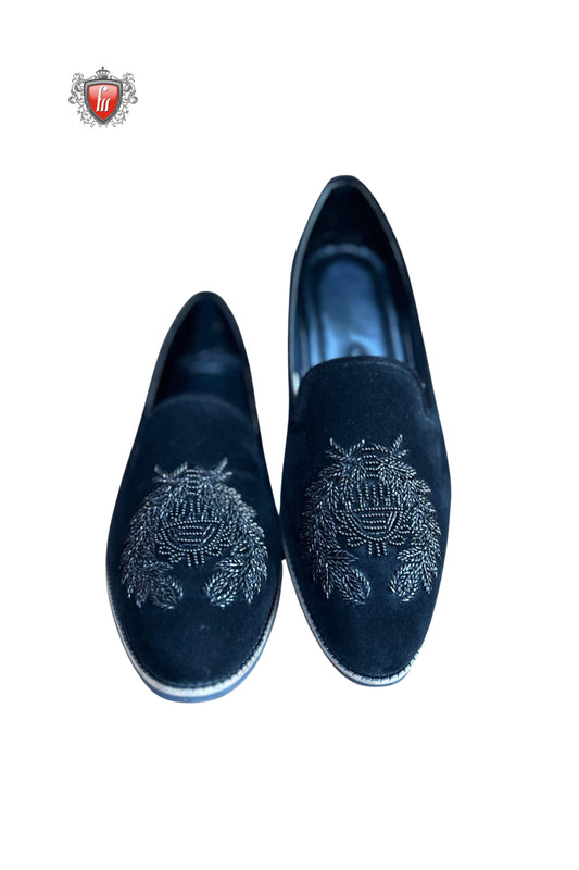 Men’s Black Velvet Ethnic Jutti with Silver Crest Embroidery – Handcrafted Festive Footwear