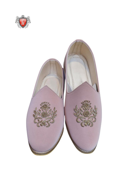Men’s Pastel Pink Ethnic Jutti with Golden Floral Embroidery – Handcrafted Wedding Footwear