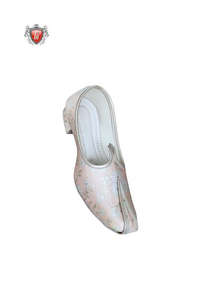 Peach Floral Embroidered Mojari – Elegant Traditional Footwear for Men