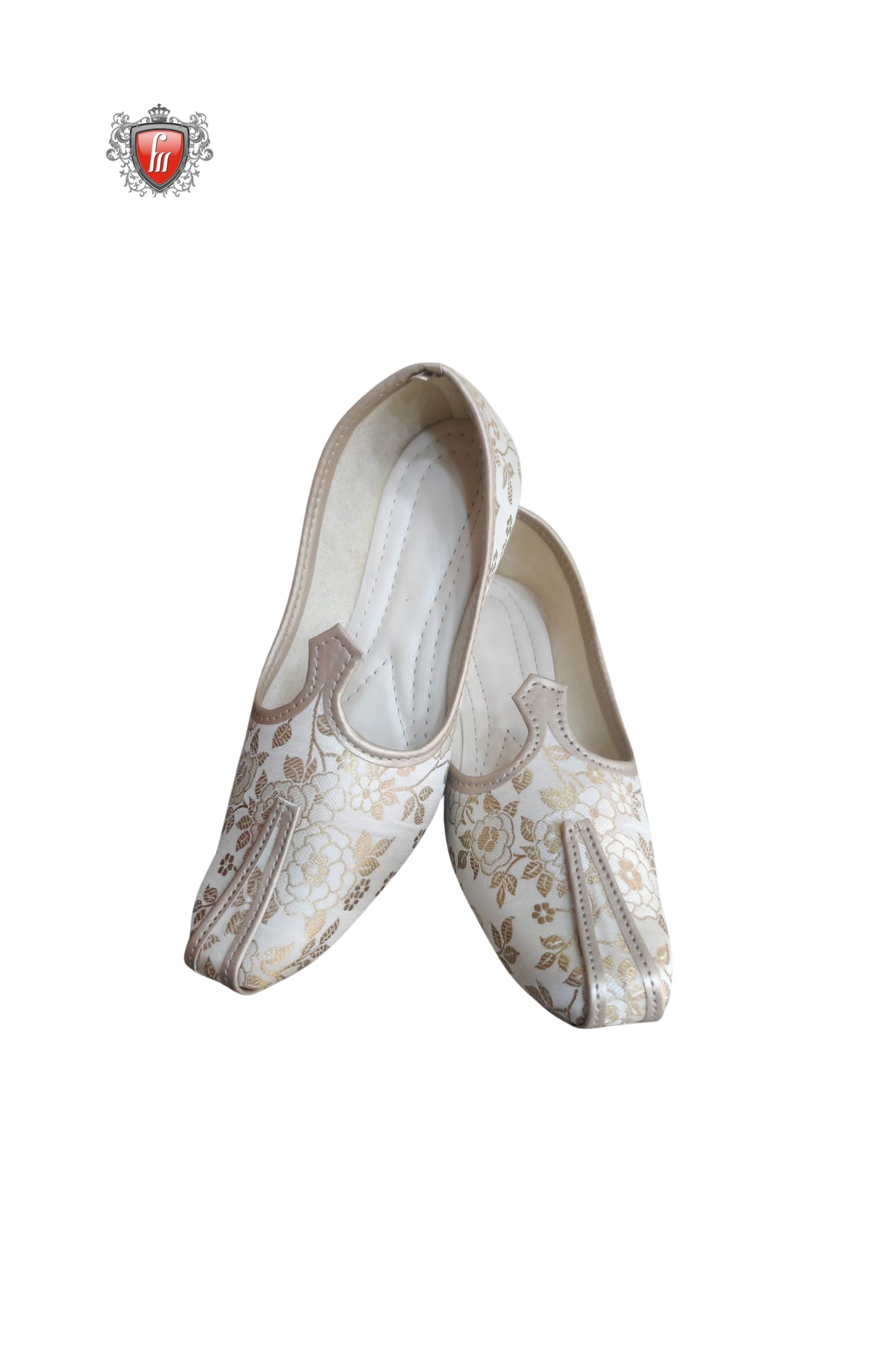 Men’s White & Gold Embroidered Jutti – Elegant Wedding & Festive Footwear