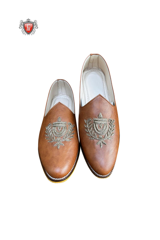 Men’s Brown Ethnic Jutti with Crest Embroidery – Handcrafted Traditional Footwear