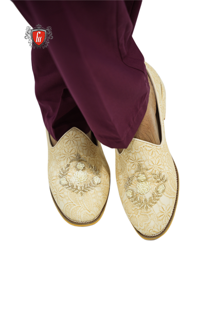 Men’s Tan Brown Ethnic Jutti – Gold Crest Embroidery