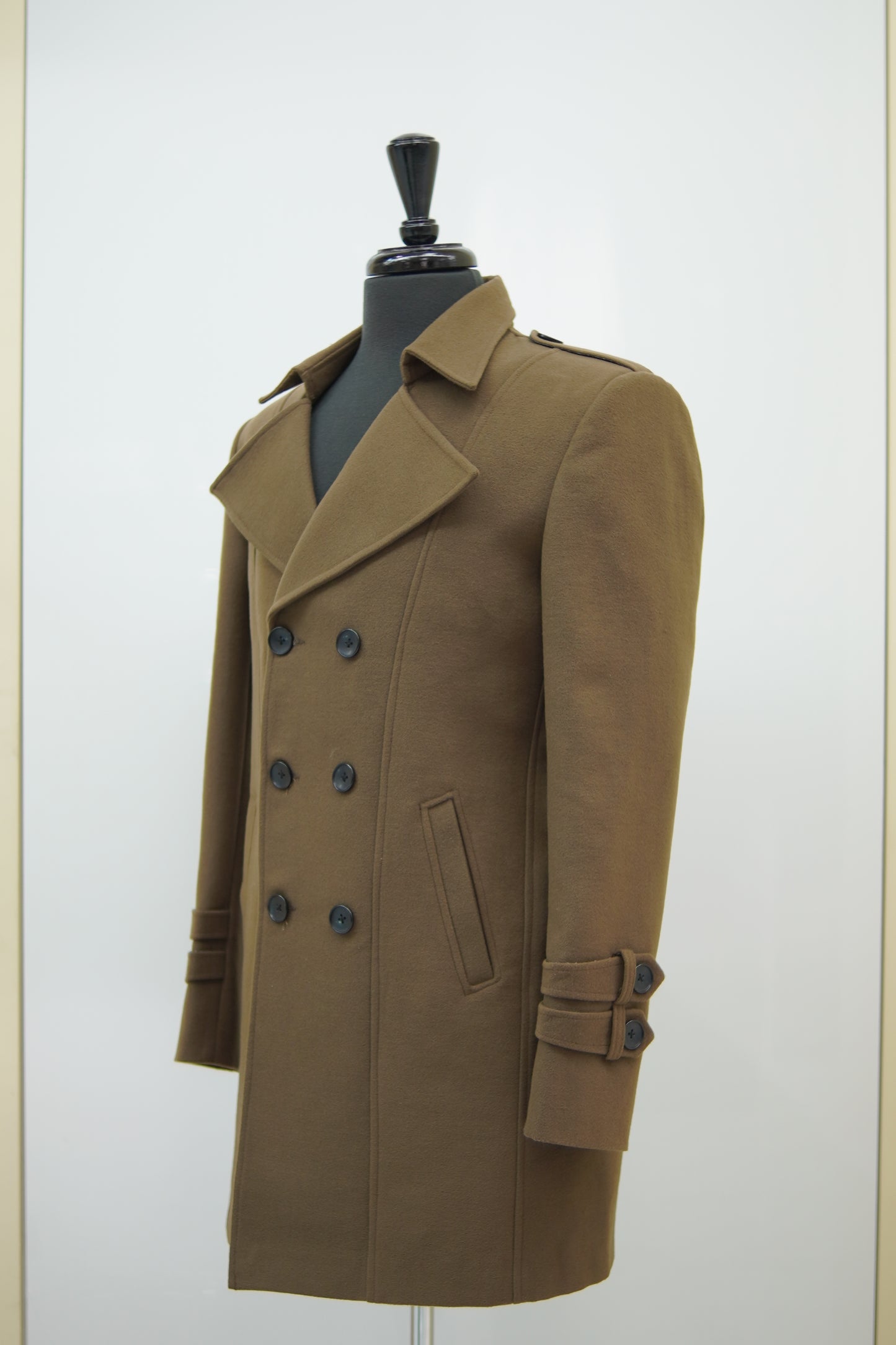 Men’s Brown Double-Breasted Wool Overcoat – Classic Military-Inspired Winter Peacoat