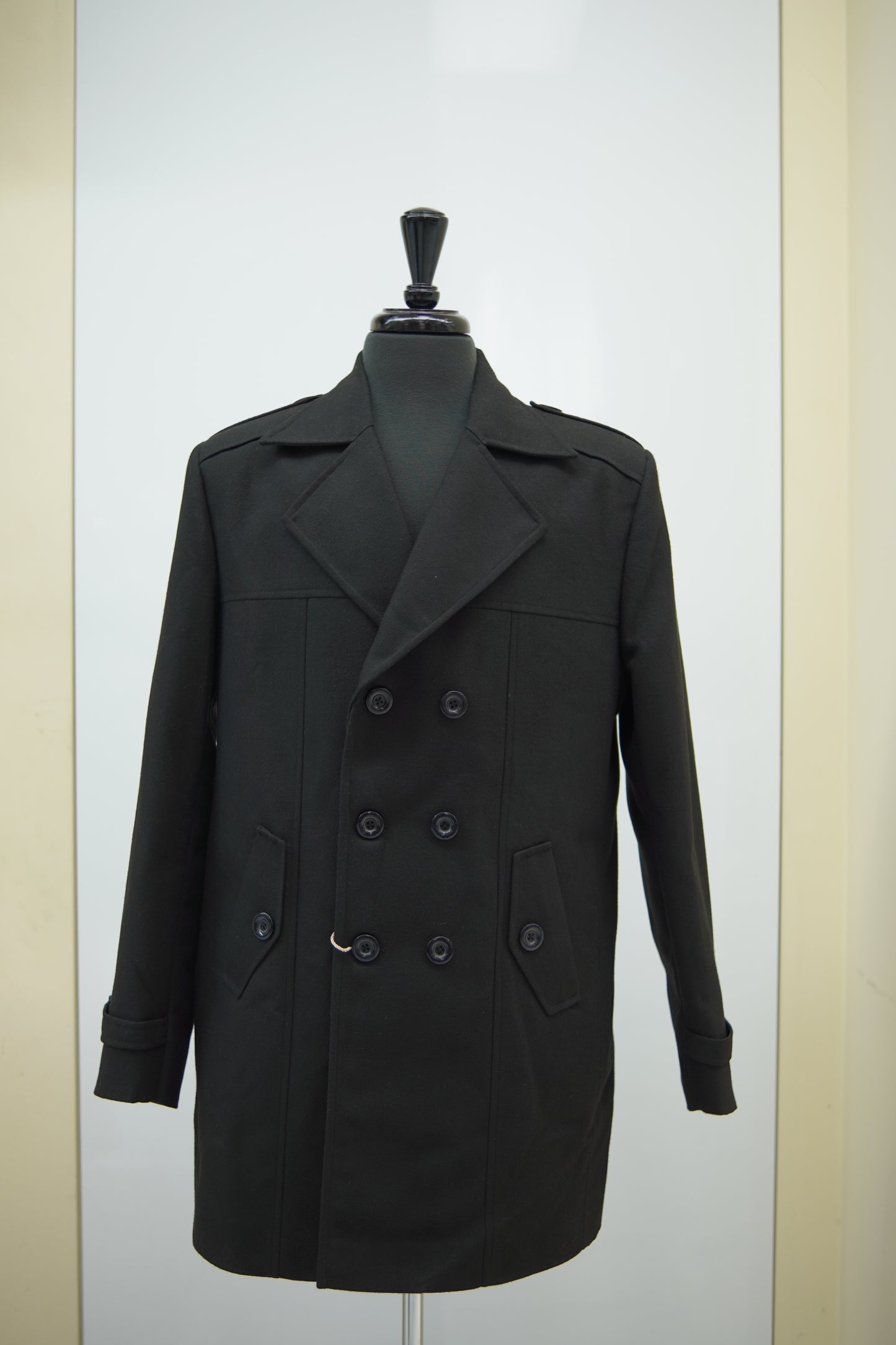Men’s Black Double-Breasted Wool Overcoat – Classic Winter Peacoat for Timeless Elegance